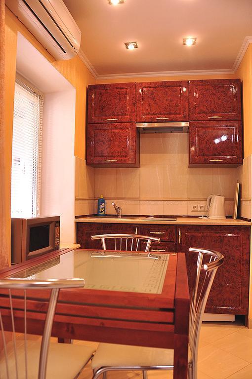 Apartments Lesi Ukrainki 25 Lviv Kültér fotó